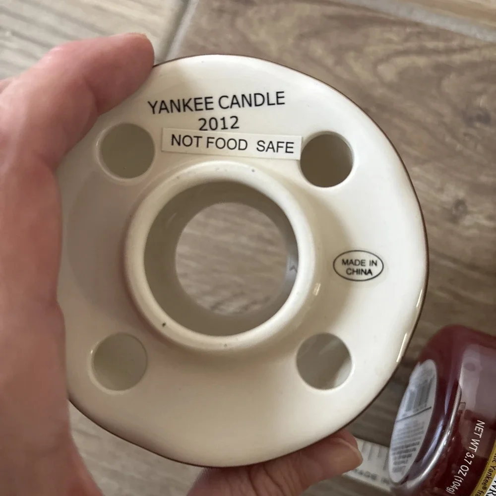 YANKEE CANDLE Jar Shade with Red Apple Wreath Candle